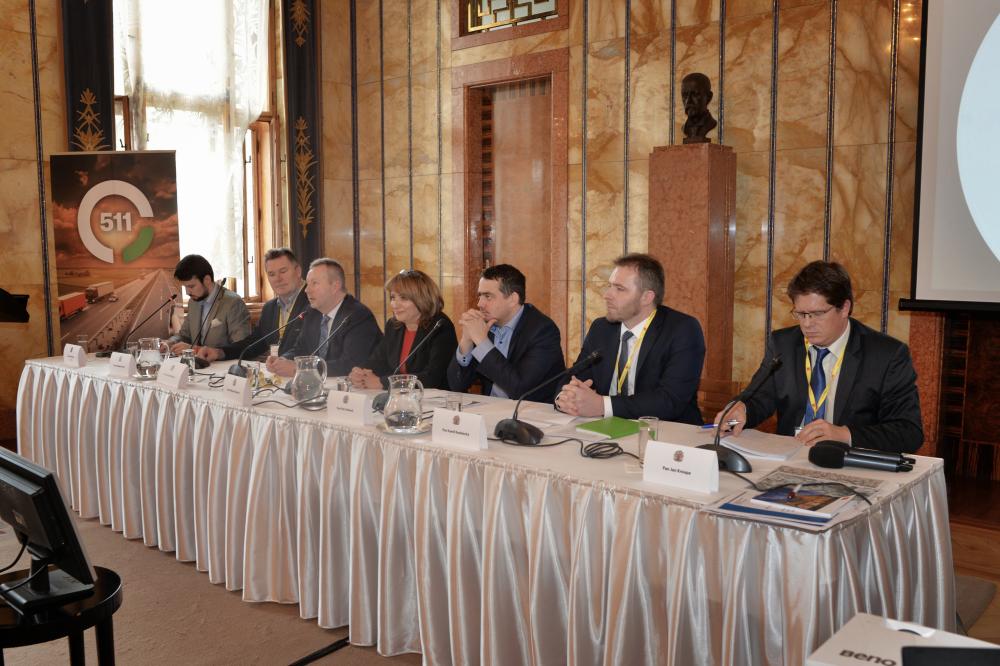 Konference_12