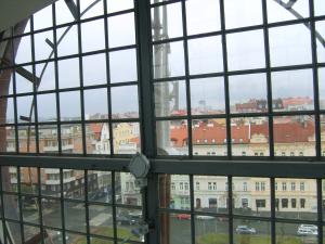 2655304_Detailní pohled na hodiny z interiéru