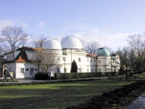 pet_listopad2001_planetarium01_res_jpg