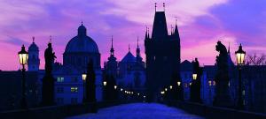 karluv_most_svitani