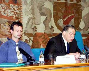 FOTO - ... a za Městskou policii Josef Janoušek.