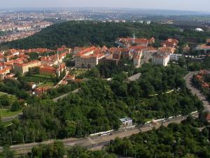 Park_u_Myslbekovy_pred_rekonstrukci