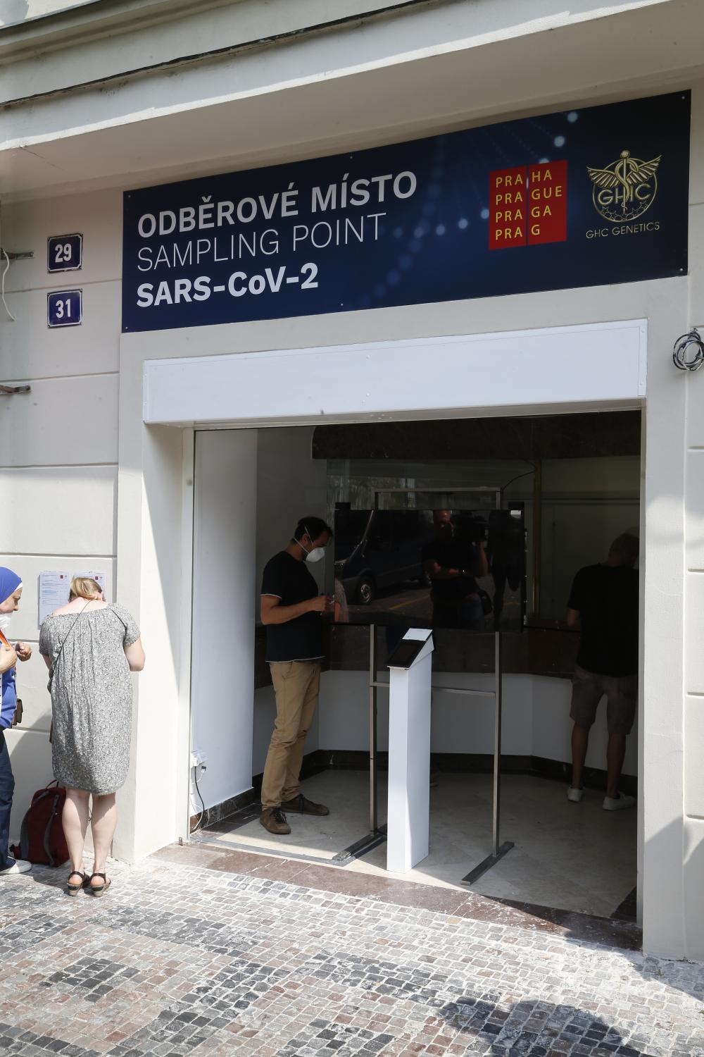 Praha zřídila odběrové místo na testování COVID-19