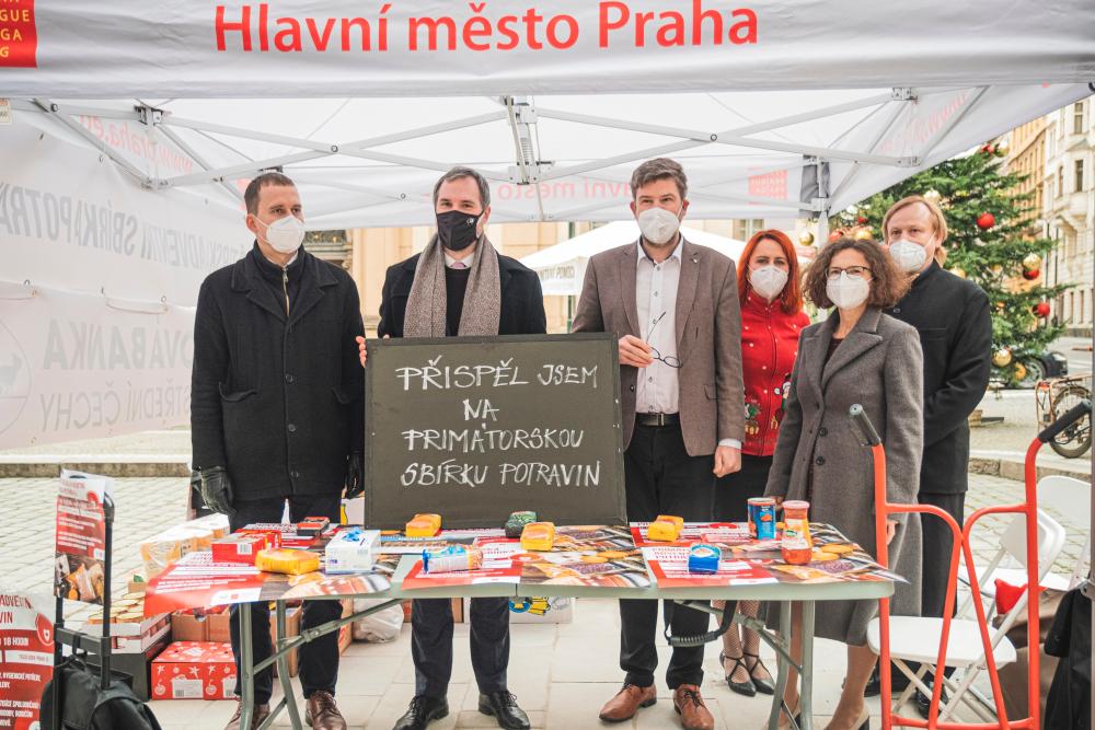 Primátorská sbírka potravin slaví úspěch: vybrala se více jak tuna potravin a téměř 45 tisíc korun
