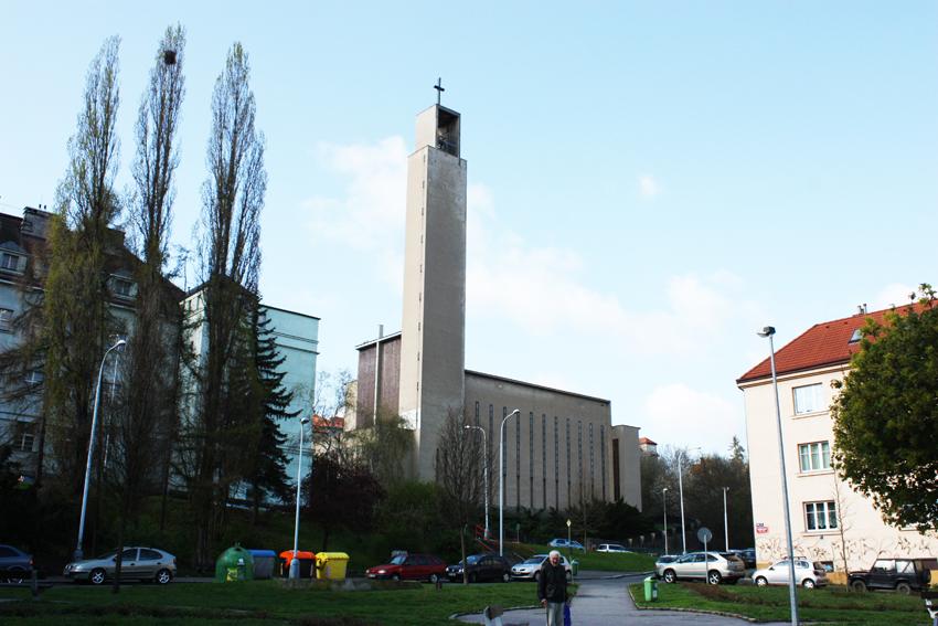 kostel_sv_j_nepomuckeho_kosire